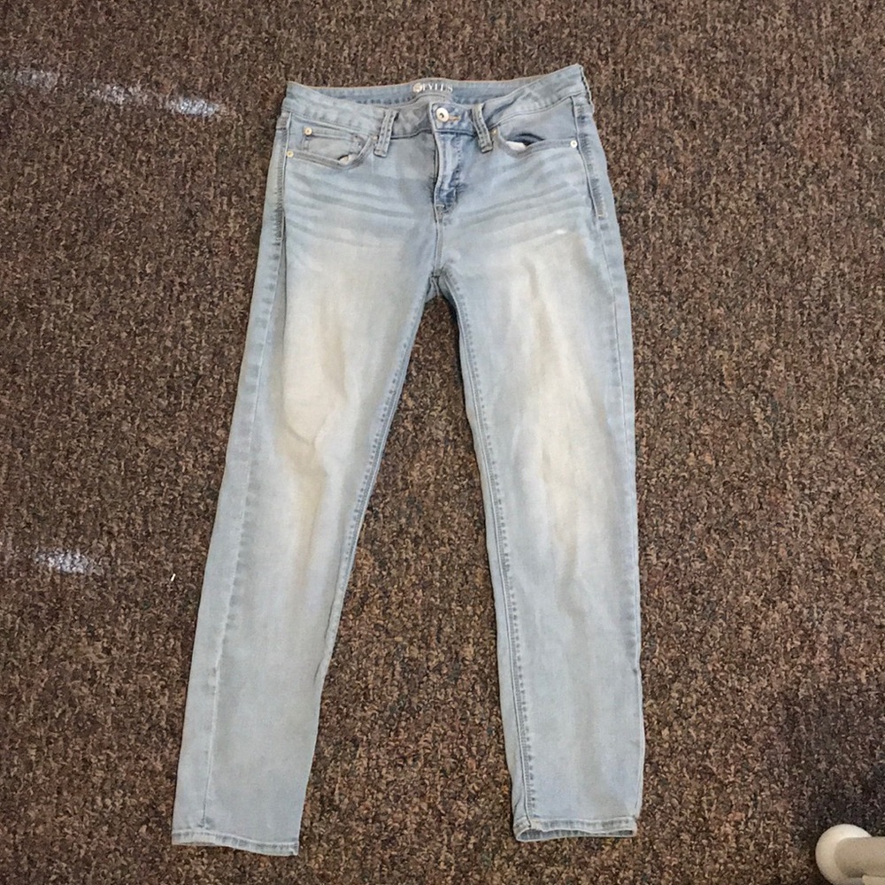 Light wash skinny jeans